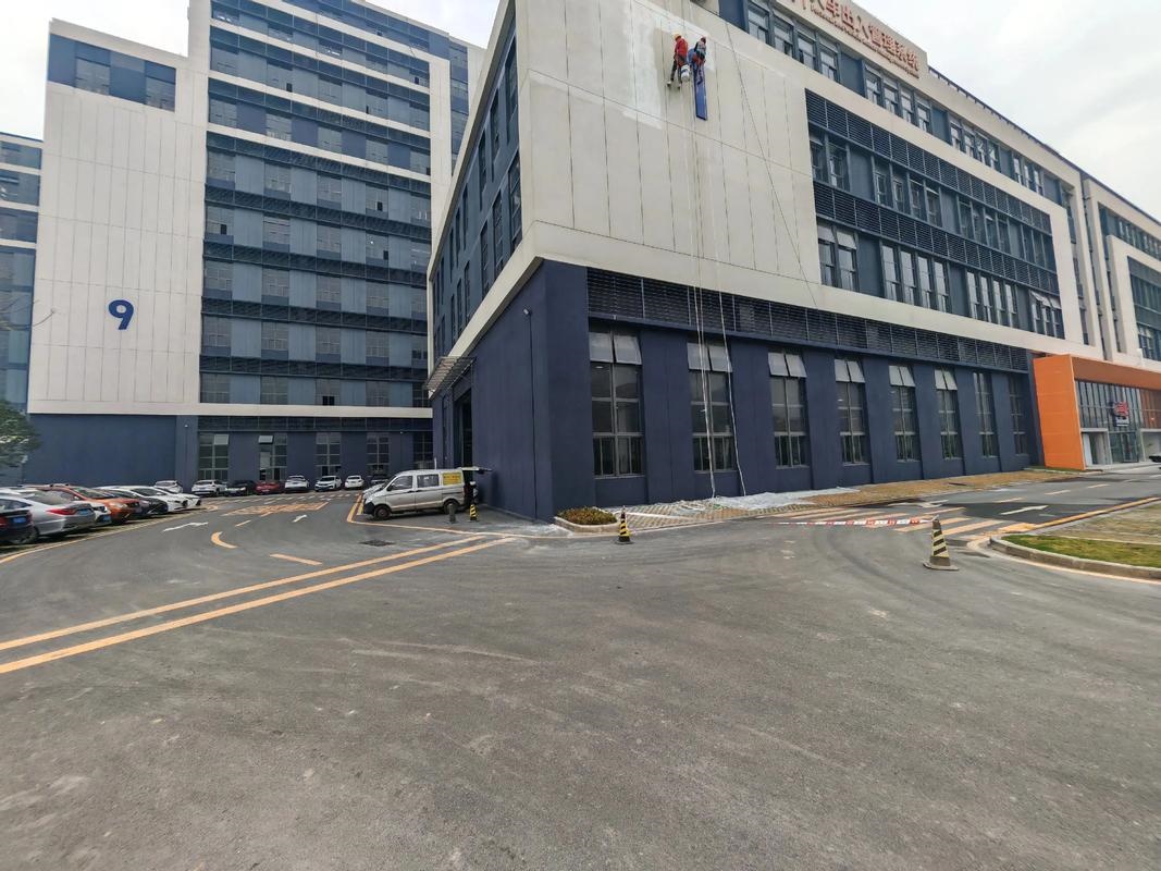 ​深圳市龙华区梦丽园工业区：创新与活力的交汇点